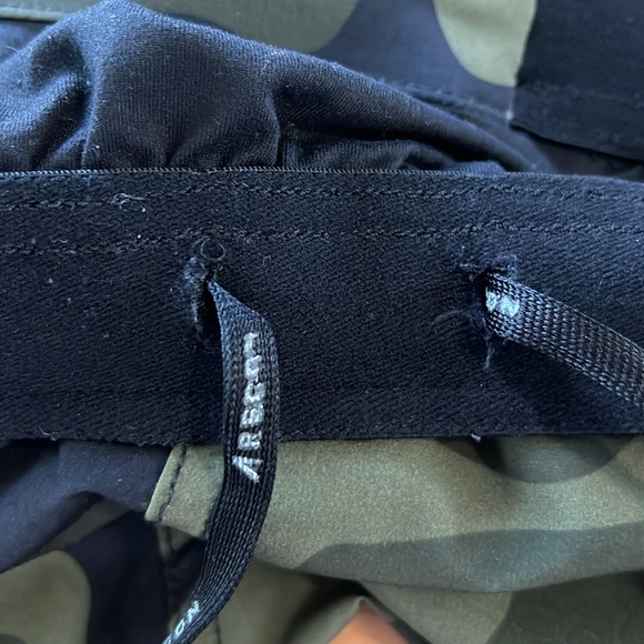 Athletic Arecon workout shorts size XL camo - Picture 11 of 15